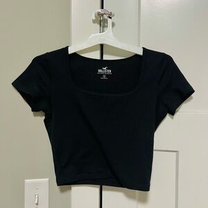 Hollister Women's Black Scoop Neck Ribbed Top